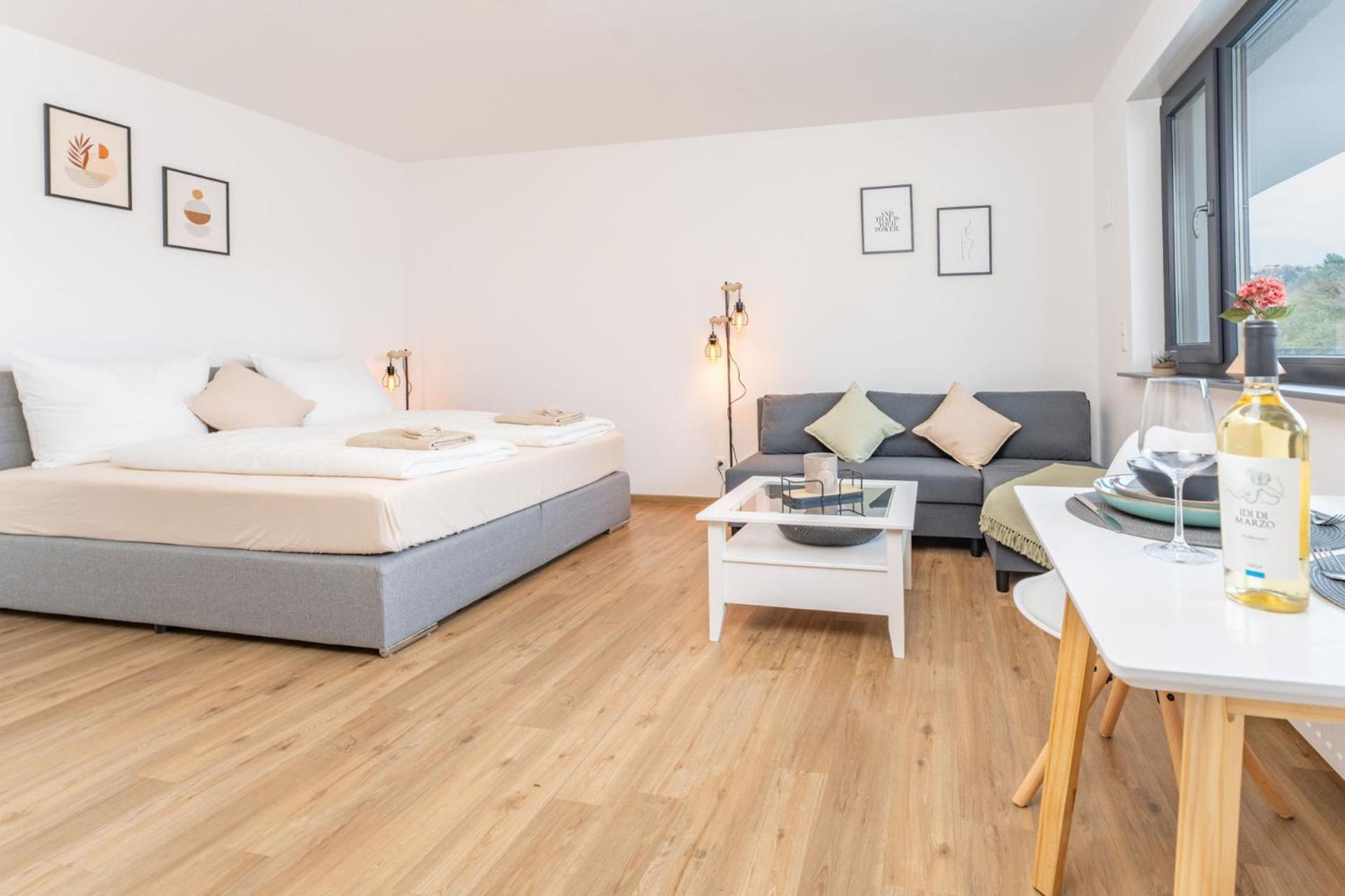 Modernes Apartment Mit Privatem Stellplatz Wenige Minuten Von Der Innenstadt & Mosel Coblença Exterior foto